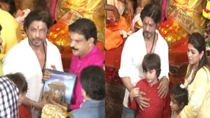 Shah Rukh Khan and AbRam Grace Lalbaugcha Raja with Their Presence on Ganesh Chaturthi